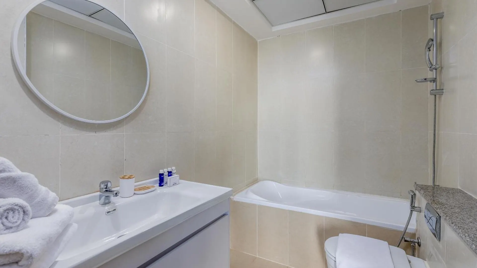 Maison Privee - Modern Urban Retreat In The Heart Of Dubai Marina Apartman